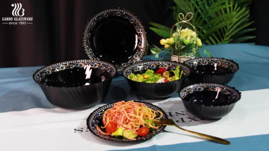 Piatto da pranzo in vetro opalino nero a forma di fiore da 9 pollici Stoviglie in vetro di vendita calda Design OEM Piatto da pranzo per uso domestico India Piatti da portata per alimenti di vendita caldi