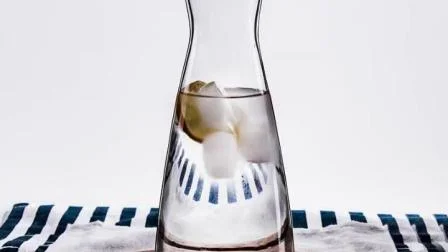 Brocca per bevande in vetro isolante da 2 litri per succhi fatti in casa con coperchi in acciaio inossidabile